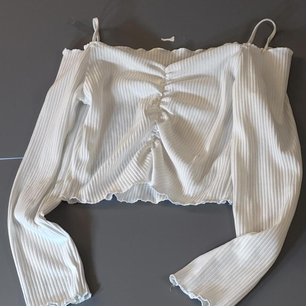 White Ribbed Ruched Off-Shoulder Long Sleeve Crop Top - Picture 4 of 15